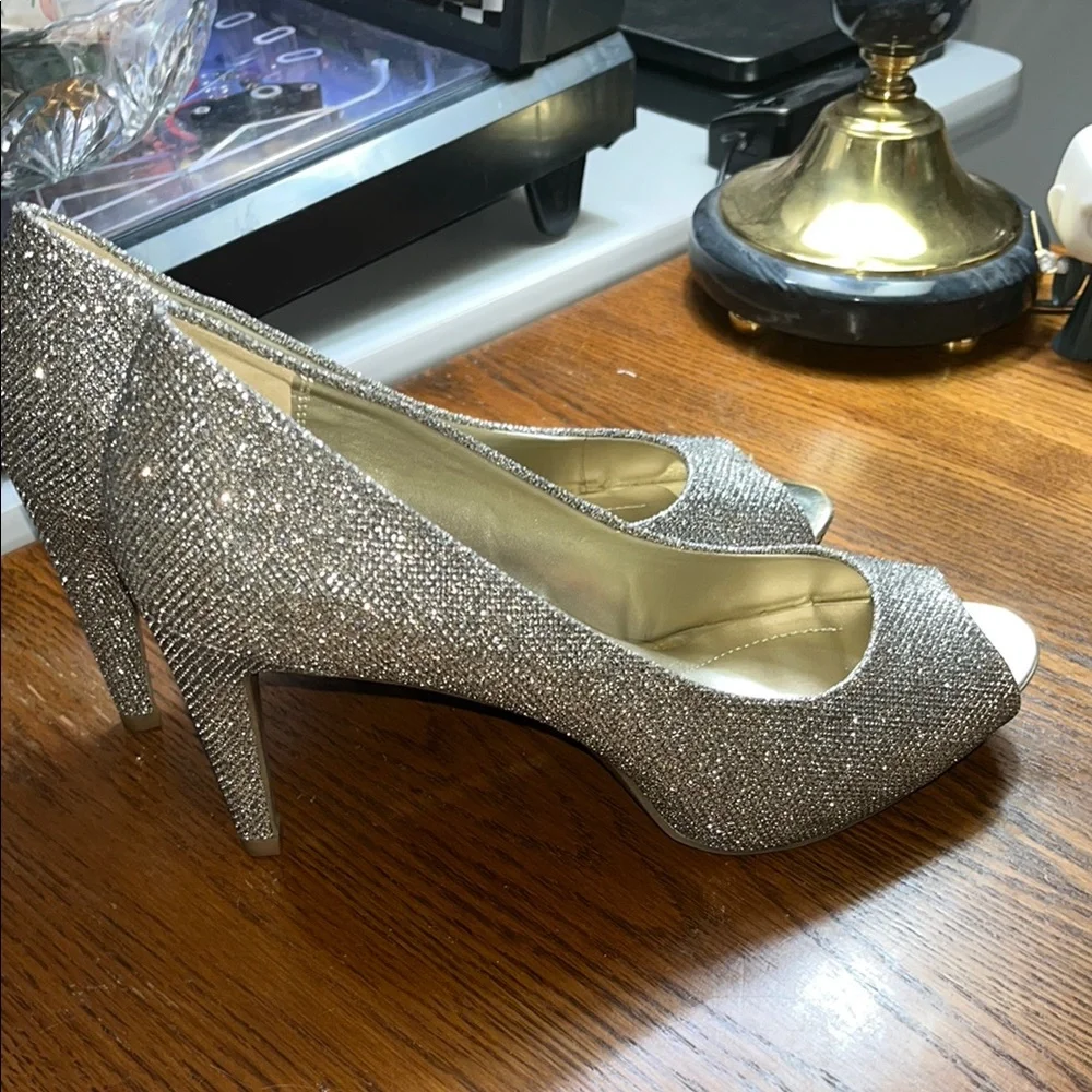 Bandolino Stiletto Peep Toe Heels - Picture 4 of 8